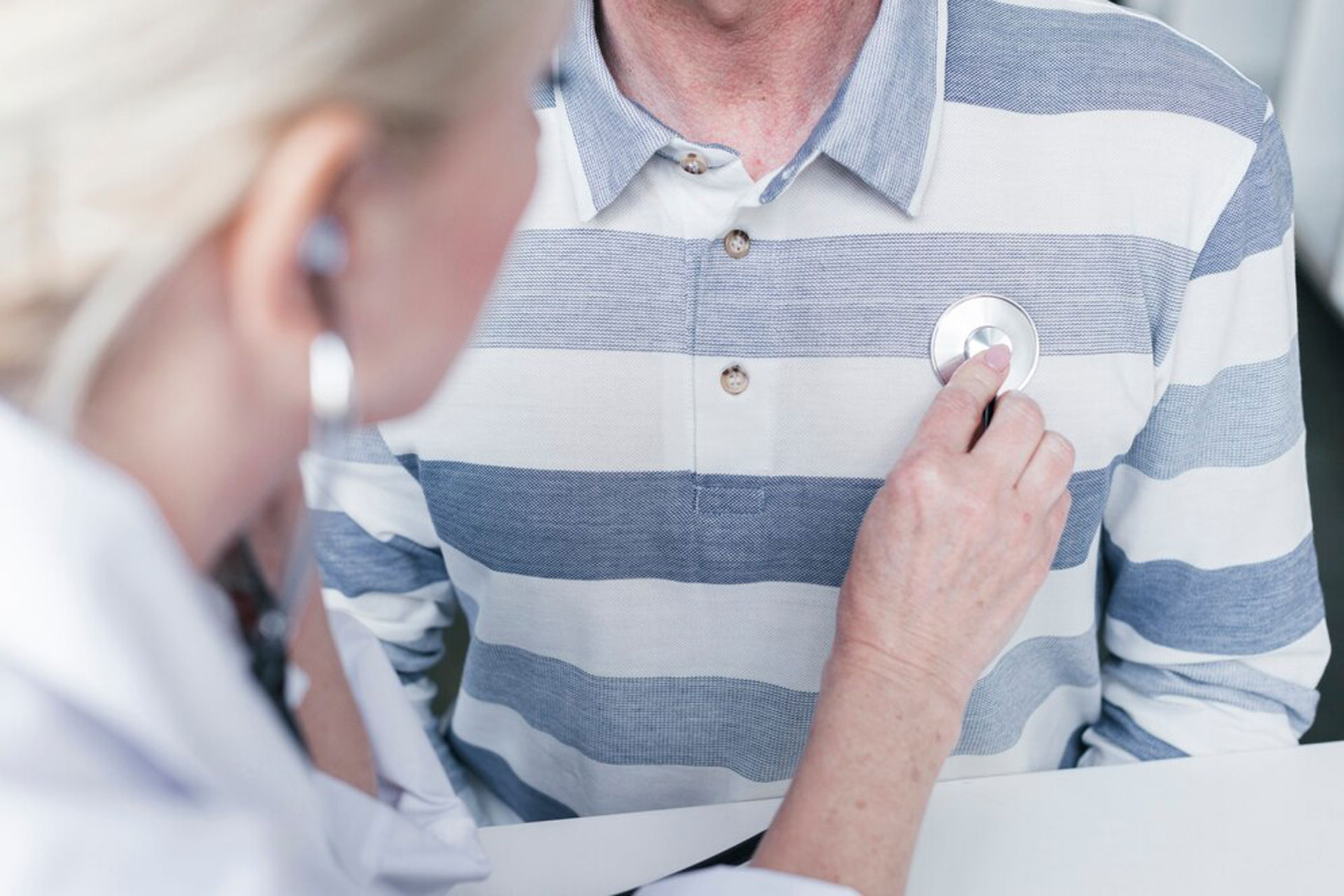 ویزیت دکتر قلب در منزل